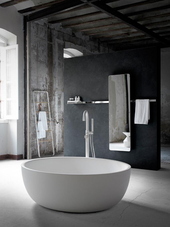 INBANI Отдельностоящая овальная ванна с твердой поверхностью sun-id-1457338 - Вид №1