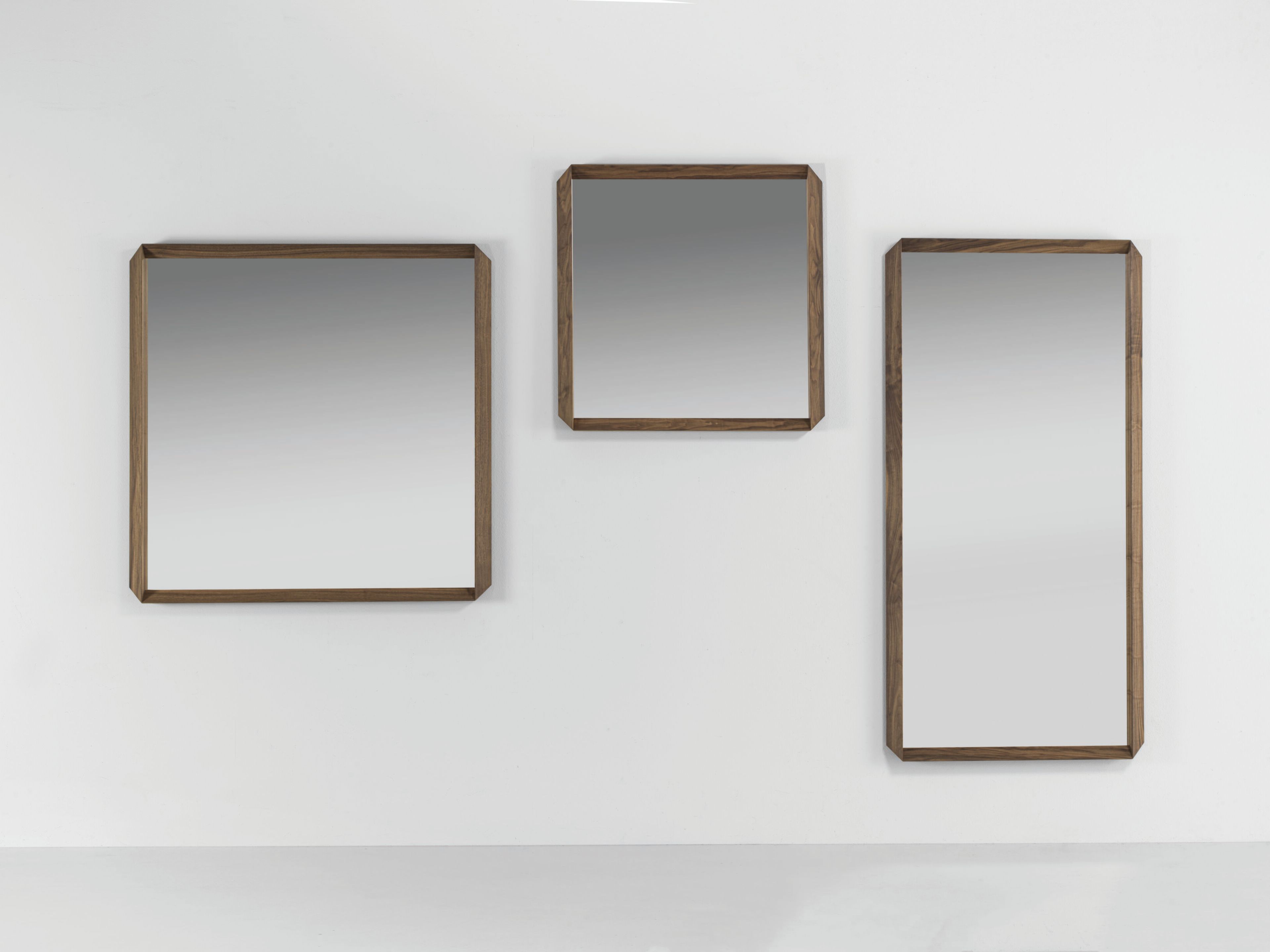 Прямоугольное зеркало из массива грецкого ореха с настенной рамкой Porada Twenty-Four ARCH-00108469 - Вид №3