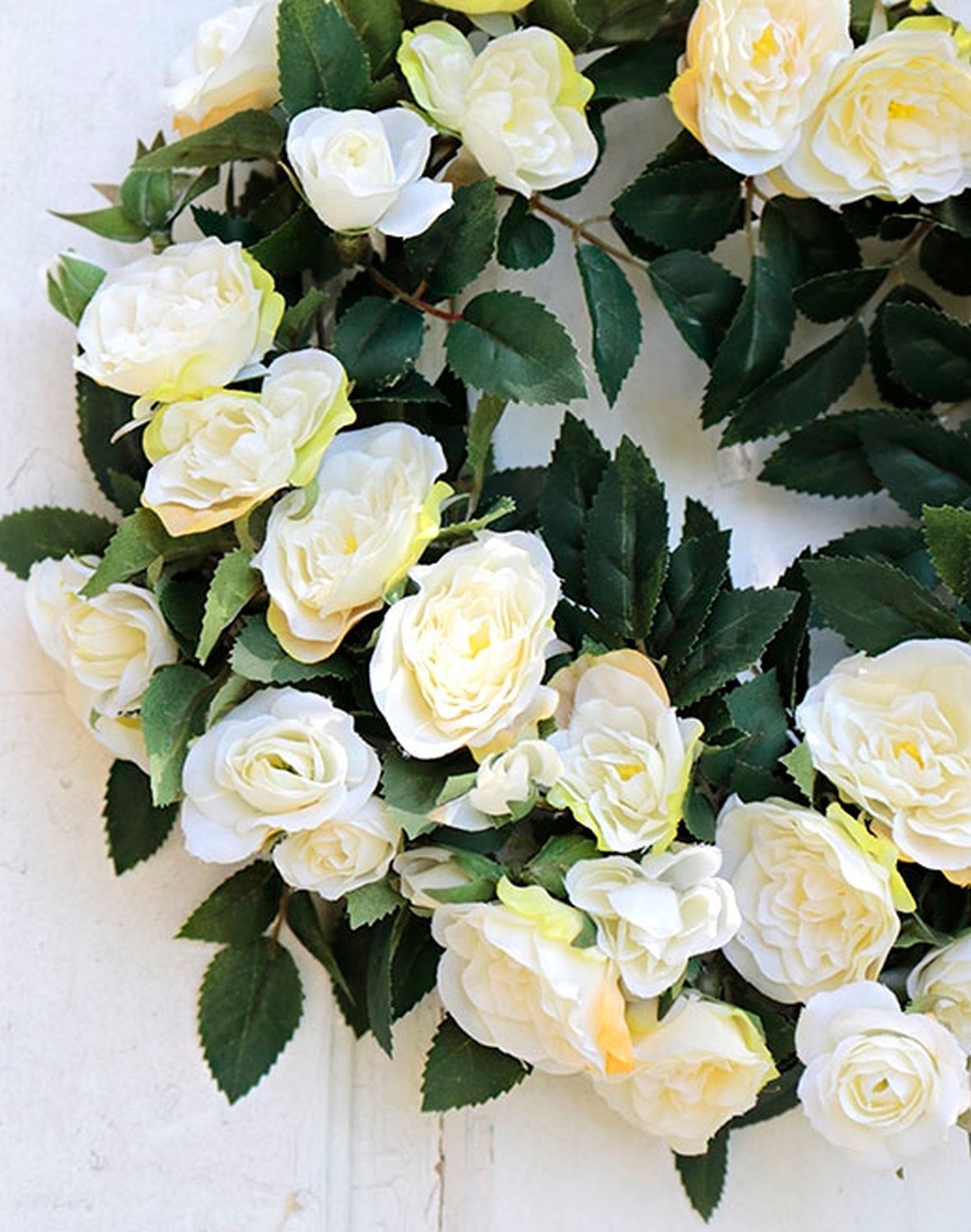 2617 778 a2 Искусственный венок из роз, Ø 30 см, бежево-белый H-andreas  - Вид №1