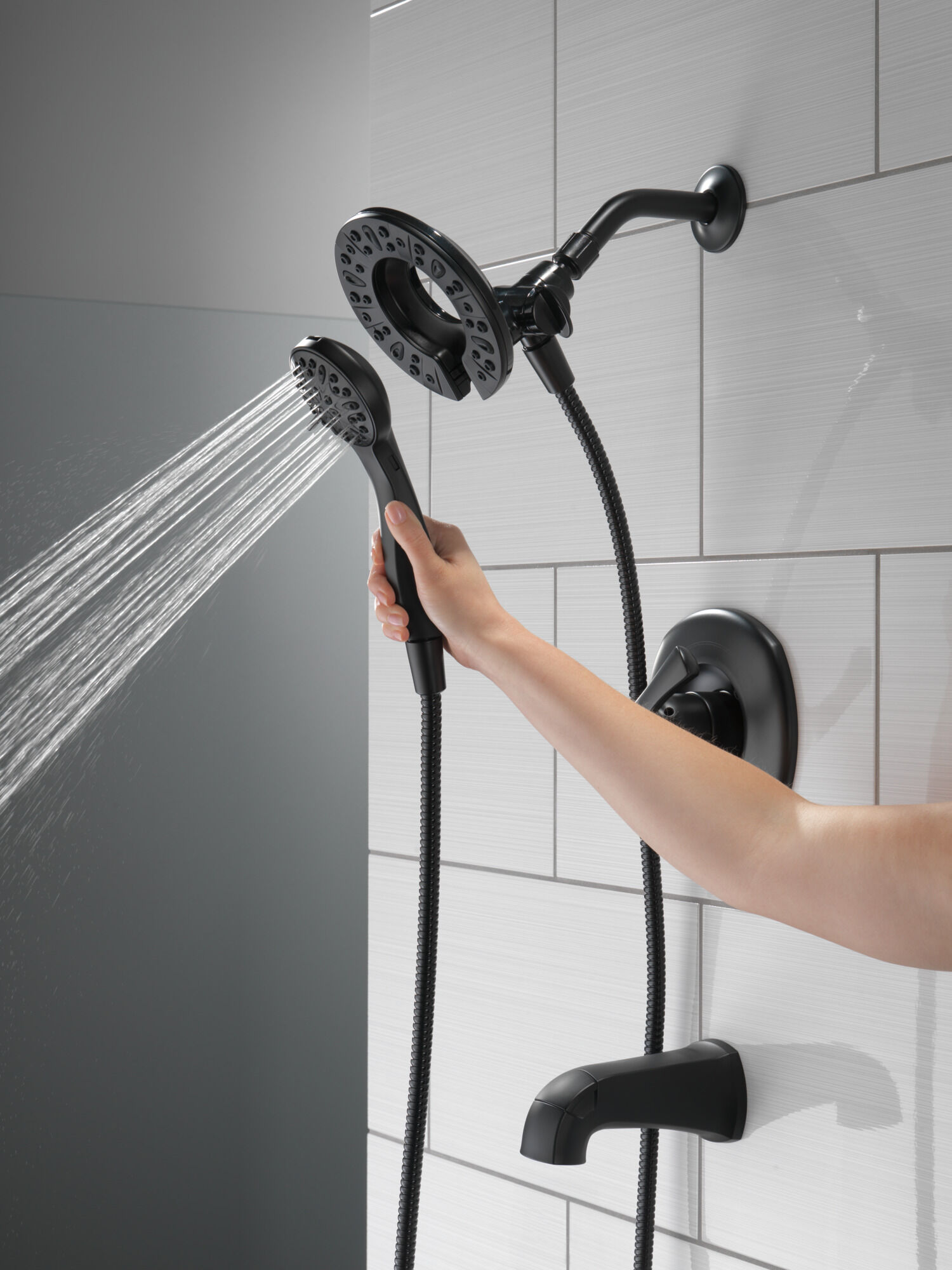 144890-BL-I Ванна и душ Monitor® серии 14 с In2ition® Delta Faucet Larkin Матовый черный  - Вид №11