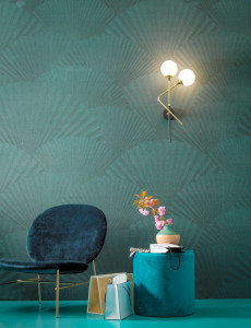 Стеклянный и металлический настенный светильник с фиксированным кронштейном