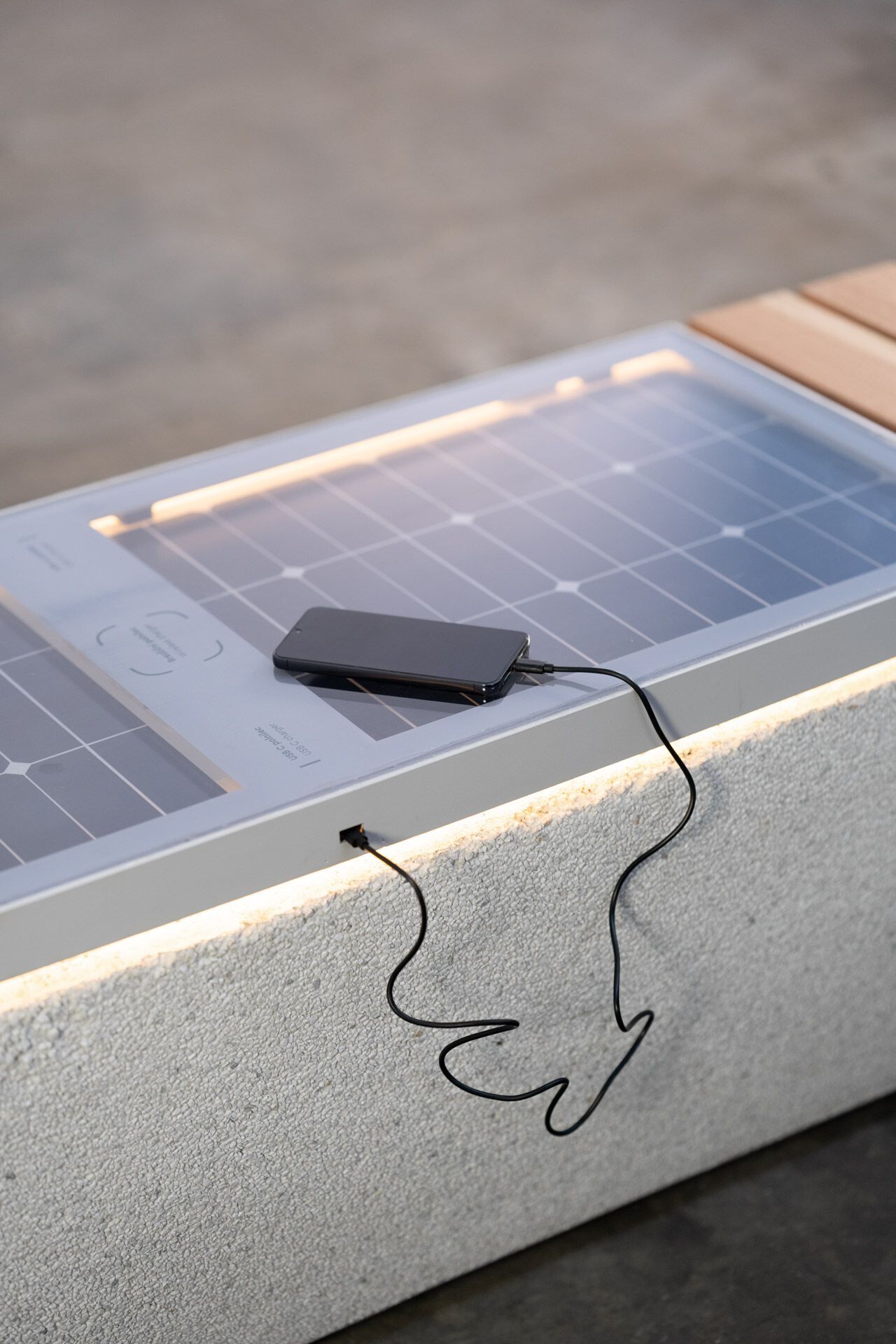 Солнечная бетонная скамья со встроенным освещением Kremen ARCH-00122992 - Вид №5