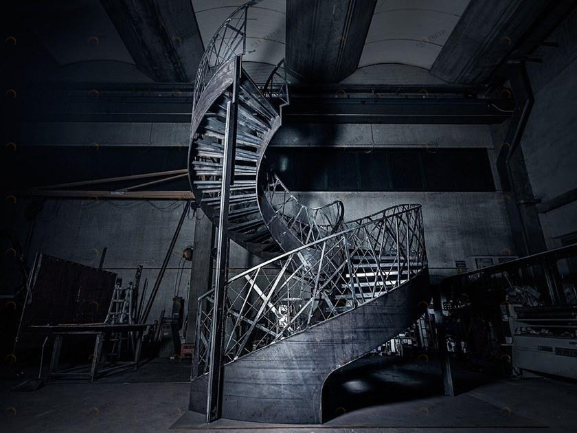 Officine Sandrini Самонесущая винтовая железная винтовая лестница sun-id-1389945