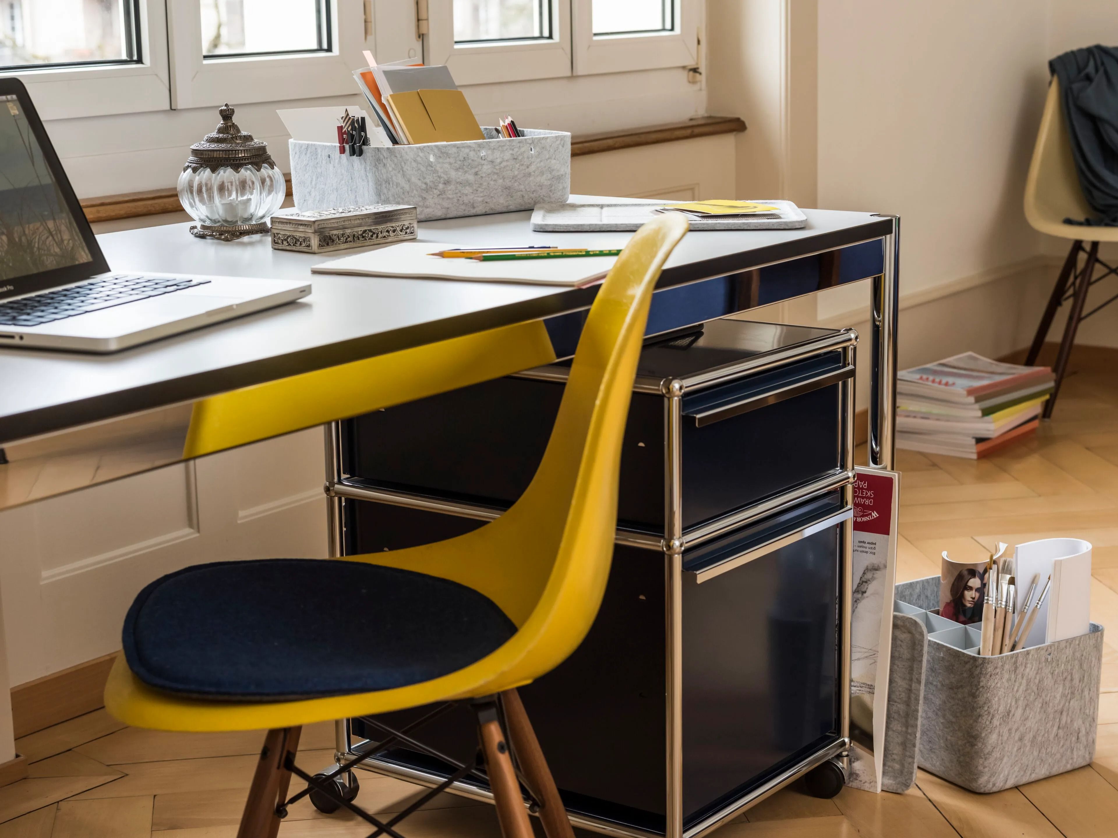 Металлический офисный комод с колесами USM USM Haller System ARCH-00093678 - Вид №1