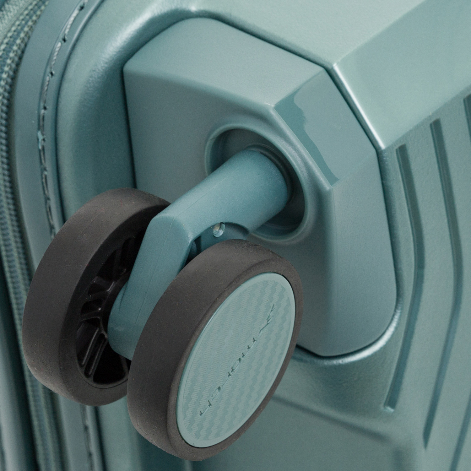 M1200-63-62 Чемодан M1200*62 Spinner 67 March Gotthard Metallic  - Вид №6