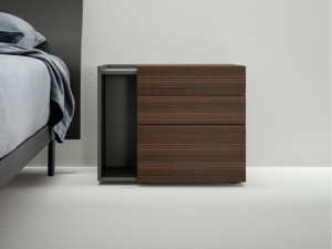 Деревянная прямоугольная тумбочка с ящиками