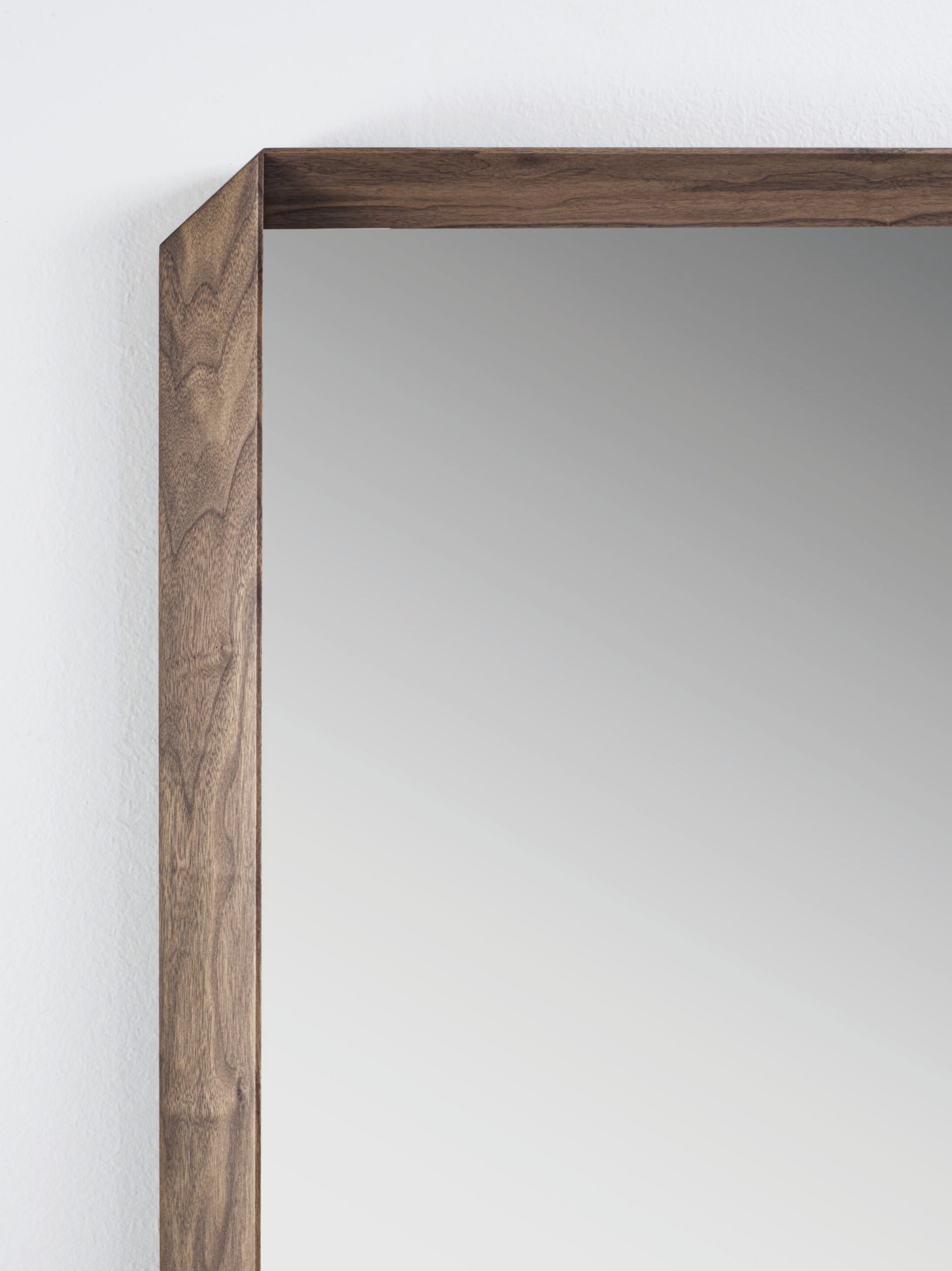 Квадратное зеркало из массива грецкого ореха с настенной рамкой Porada Twenty-Four ARCH-00009141 - Вид №2