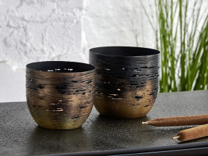 Железный подсвечник