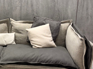 Квадратная подушка для дивана