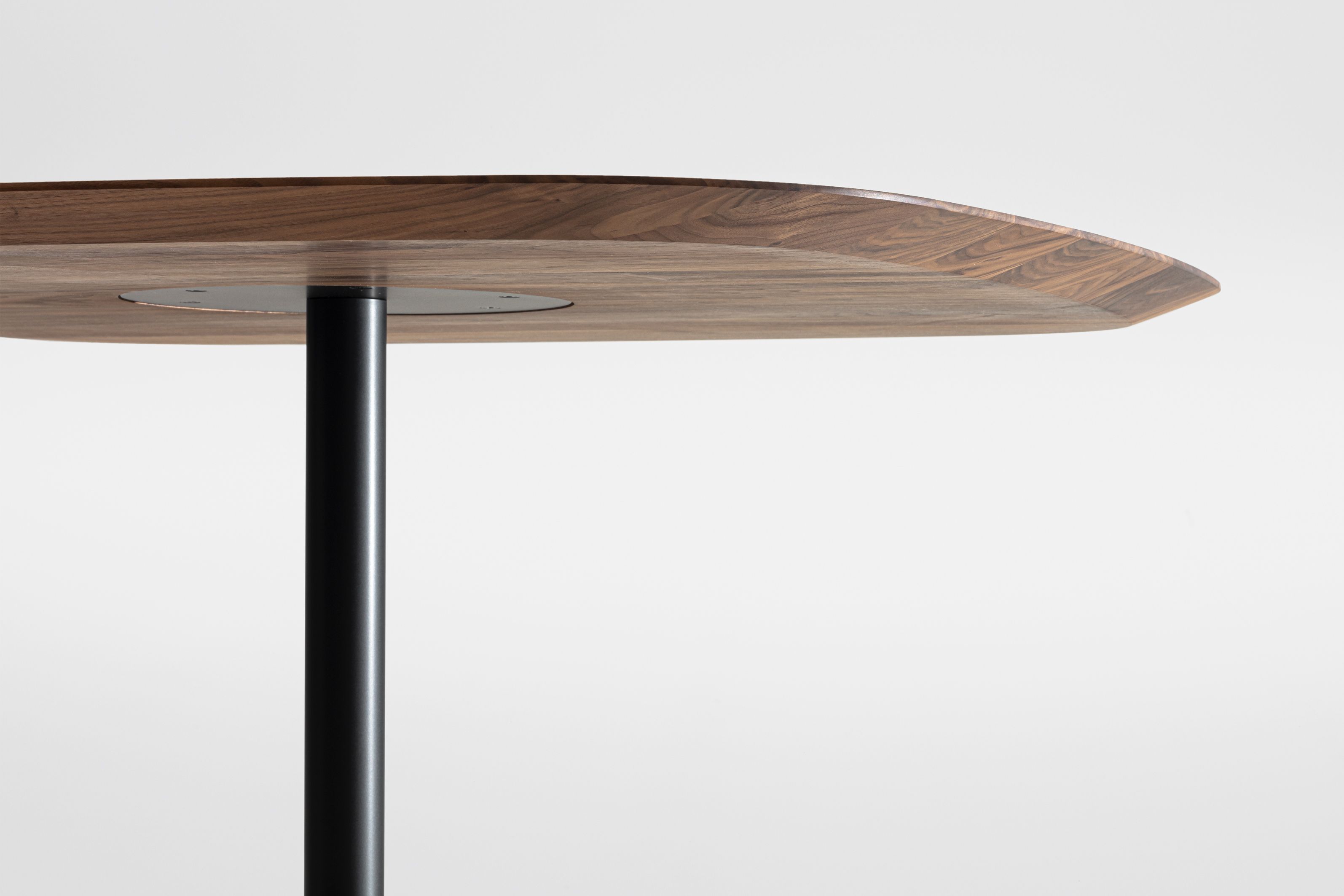 Прямоугольный стол из массива дерева ZEITRAUM VERMU ARCH-00140744 - Вид №1