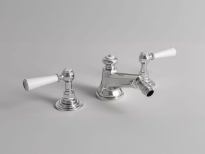 Смеситель для биде с 3 отверстиями для пола с отдельными розетками