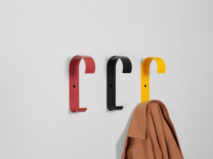 Настенная вешалка