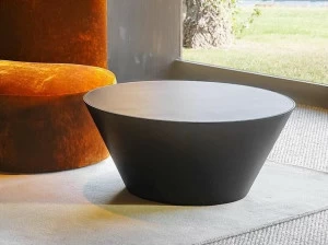 Tacchini Круглый кожаный журнальный столик