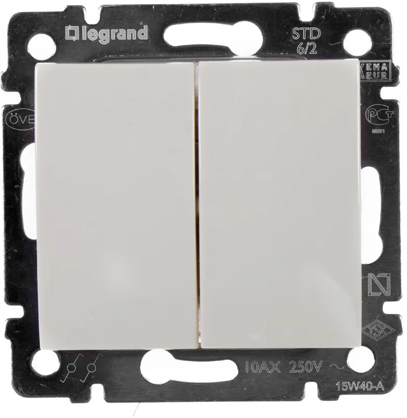 Двухклавишный переключатель Legrand Valena Classic слоновая кость 11273717
