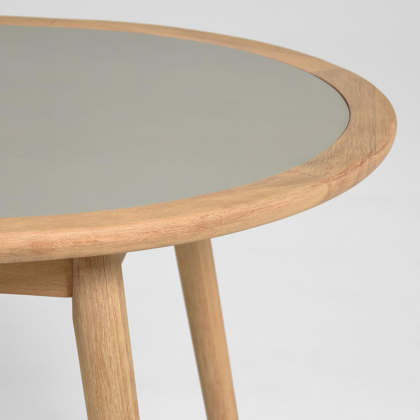 097613 Стол Glynis из полицемента и массива эвкалипта 200x90 см La Forma Nina