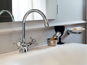 Смеситель для раковины с одним отверстием и отдельными розетками