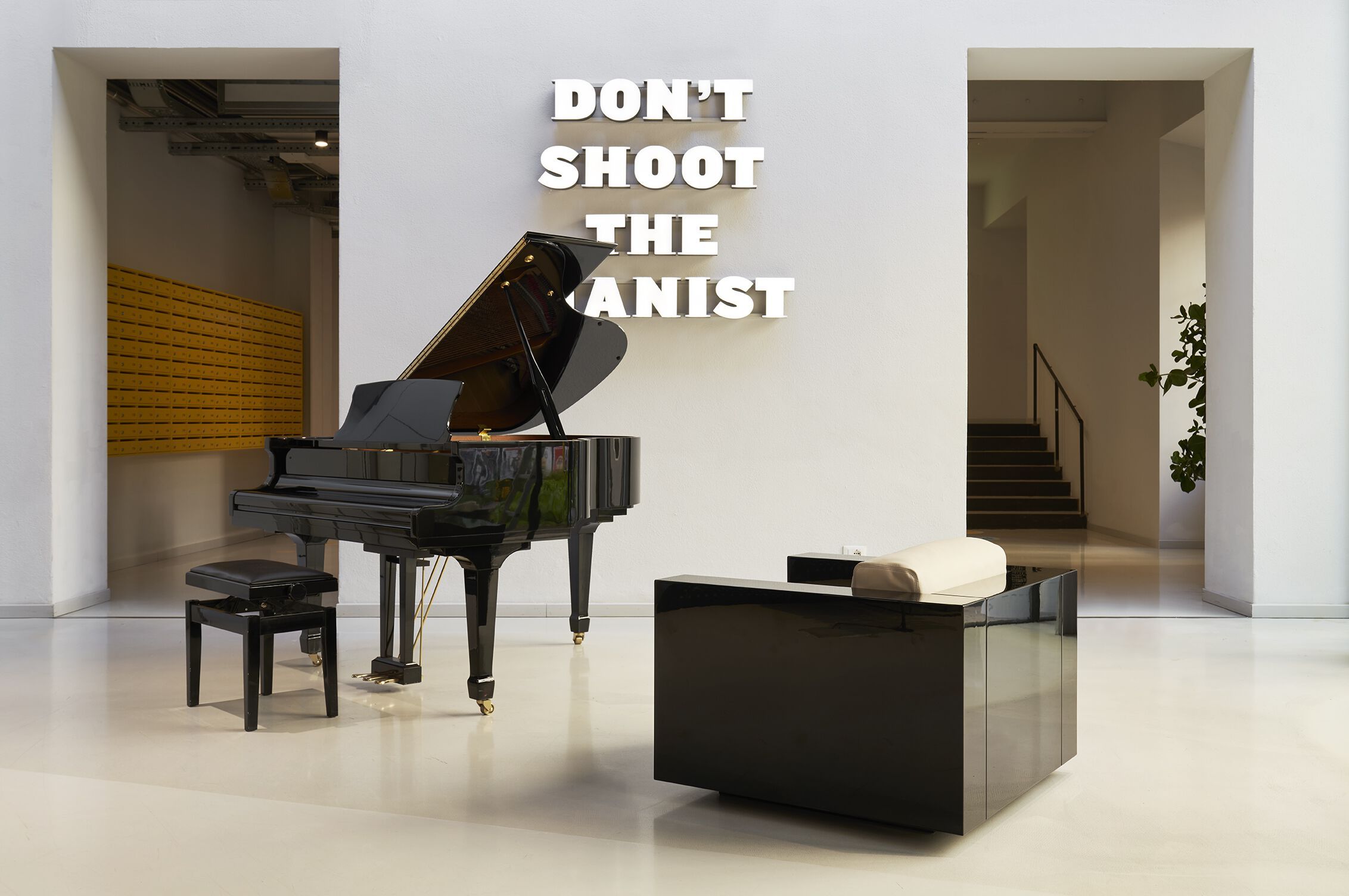 Кожаное кресло с лакированной деревянной рамой Poltronova Saratoga ARCH-00045962 - Вид №3