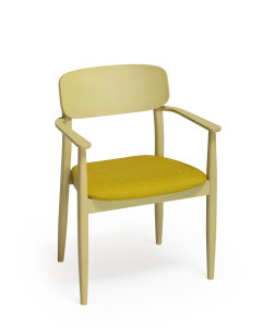 Кресло из бука с подлокотниками