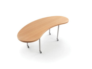 Деревянный стол с колесами