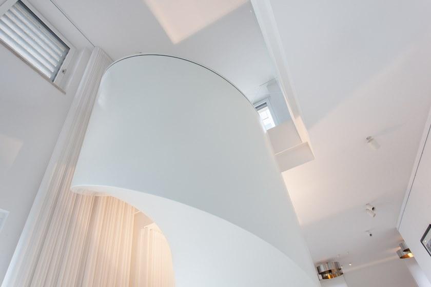 Siller Treppen Самонесущая винтовая лестница из Corian® Tornado sun-id-1389572 - Вид №4