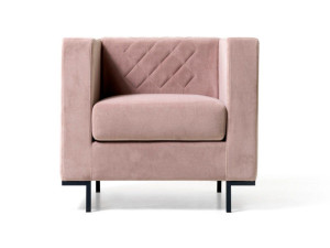 Тканевое кресло с подлокотниками