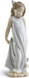 10669016 LLADRO Фигурка Lladro "Подружка мотыльков" 8х21см Фарфор