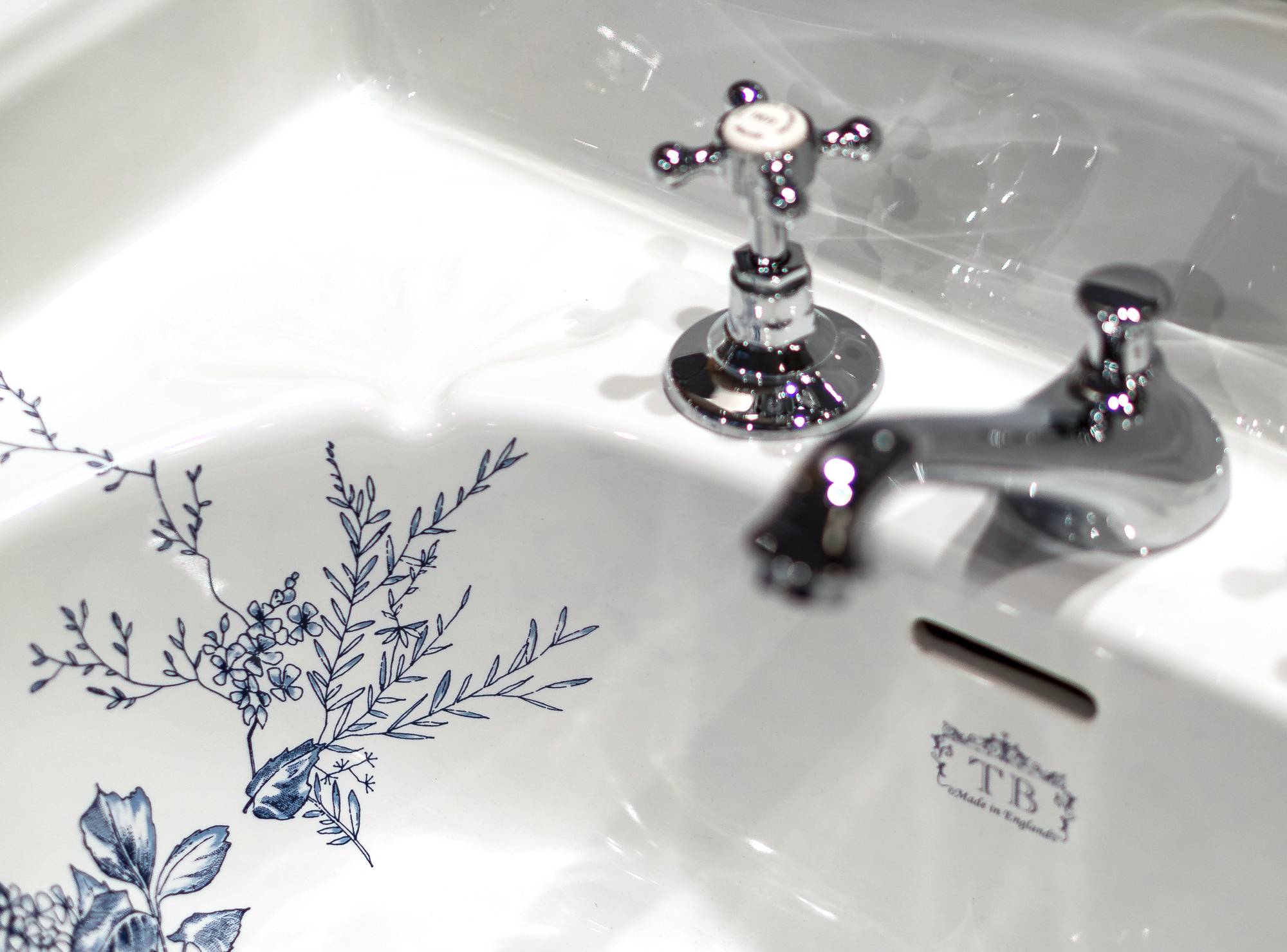 Traditional bathrooms САДОВАЯ РАКОВИНА СОМЕРСЕТ с консолью TB-SG-063  - Вид №1