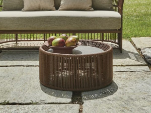 Круглый журнальный столик из синтетического волокна со стеклянной столешницей