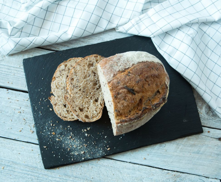 1724 Хлеб цельнозерновой с семенами льна Вкусляндия 