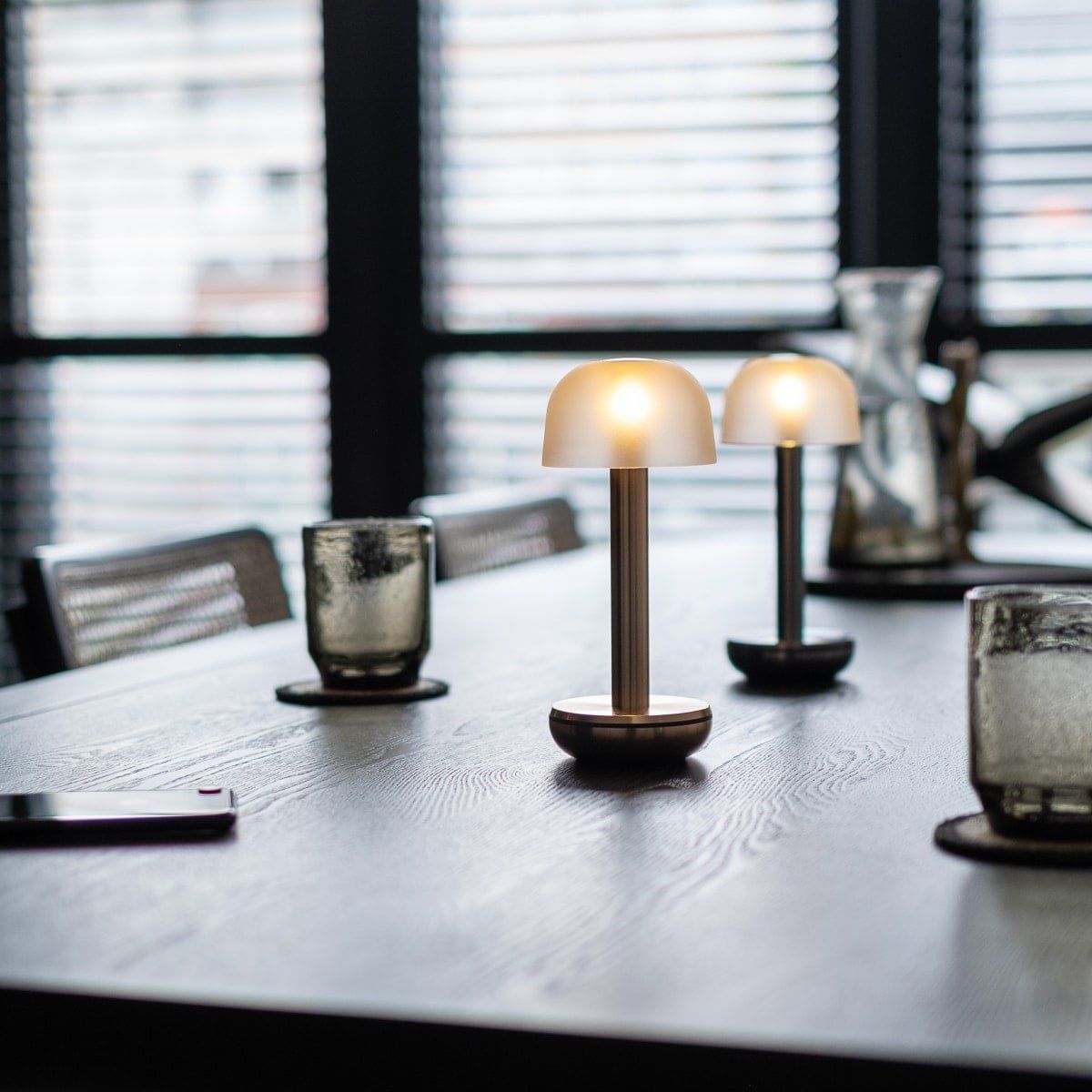 Алюминиевая и стеклянная настольная лампа с диммером Humble Two ARCH-00072894 - Вид №9