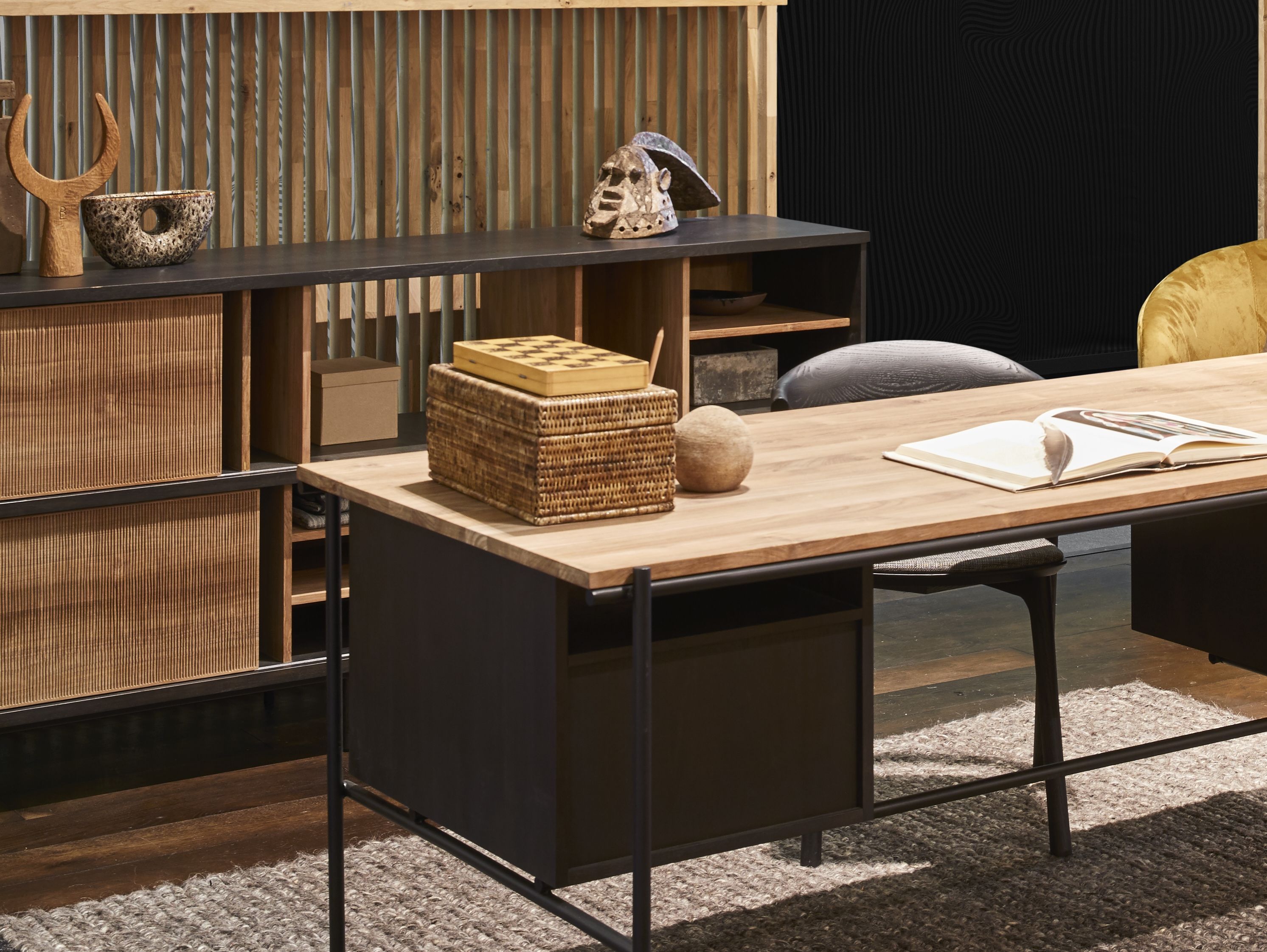 Шкаф из тикового дерева с раздвижными дверями Ethnicraft Оскар ARCH-00088630 - Вид №3