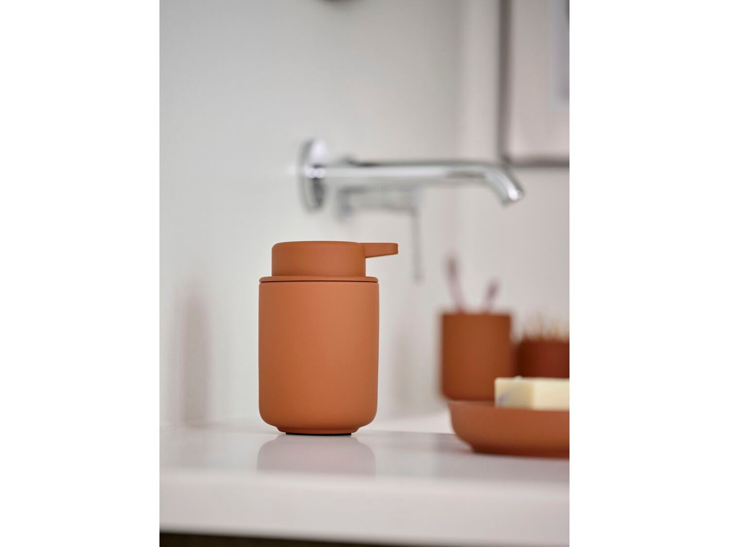 Фарфоровый дозатор мыла ZONE DENMARK Ume ARCH-00138497 - Вид №6