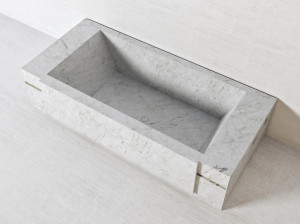 Прямоугольная ванна из натурального камня