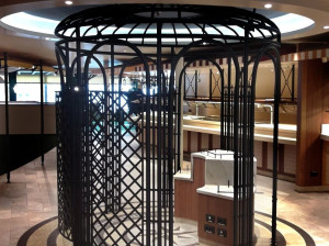 Окрашенная стальная беседка