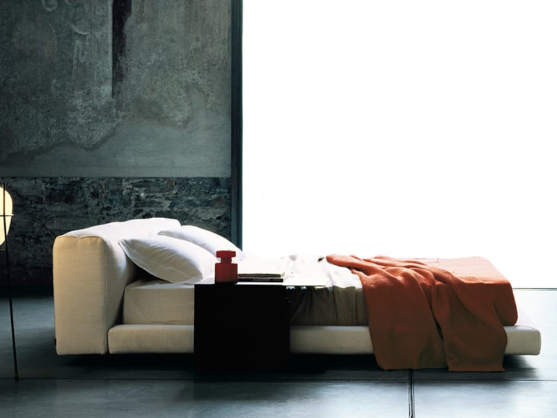 Двуспальная кровать с мягким изголовьем Living Divani Wall ARCH-00034519 - Вид №1