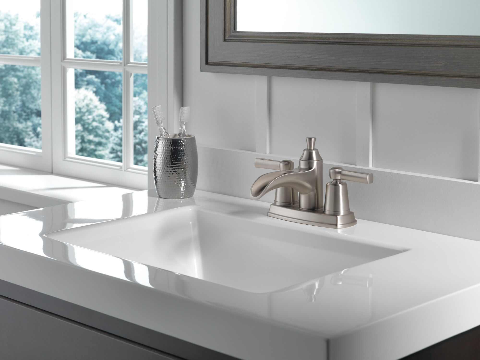 Смеситель с двумя ручками Delta Faucet Davis 25746LF-SP - Вид №3