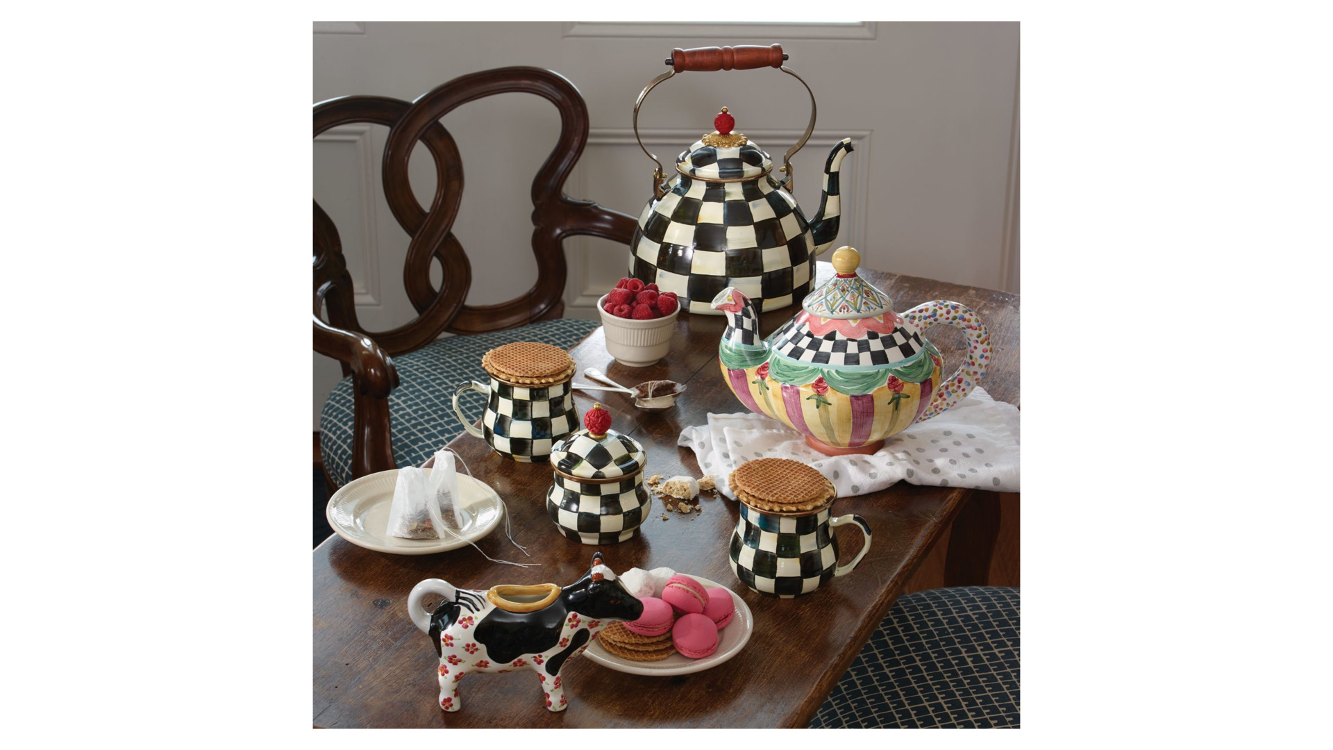 10586114 Mackenzie-Childs Чайник 3л Courtly Check 23Dx33H сталь, эмаль, бронза, латунь, дерево, искусственная киноварь  - Вид №2