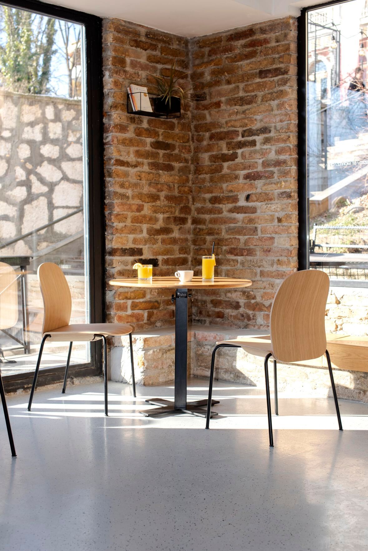 Штабелируемый дубовый стул с мягким сиденьем Gazzda Book ARCH-00075528 - Вид №9