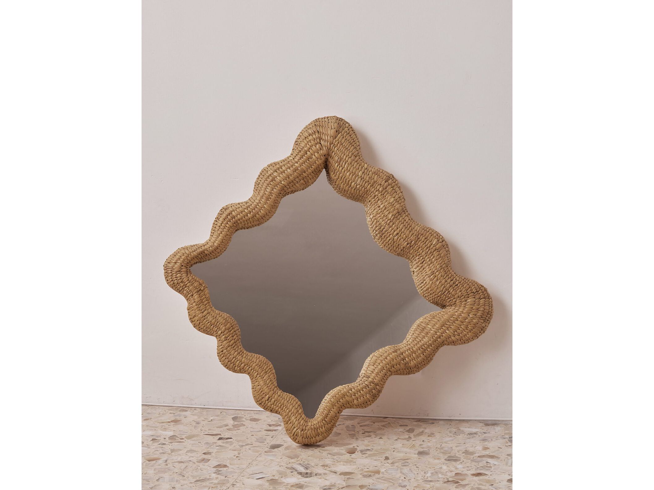 Настенное зеркало из растительного волокна с рамкой LO Contemporary LA CELEBRACIÓN SMALL NATURAL ARCH-00148467