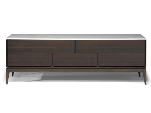 Дубовый комод со встроенными ручками