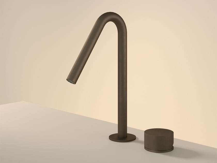 Латунный смеситель для раковины с 2 отверстиями Hotbath Guy ARCH-00065757