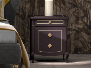 Деревянная тумбочка с ящиками