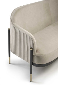 3-местный кожаный диван