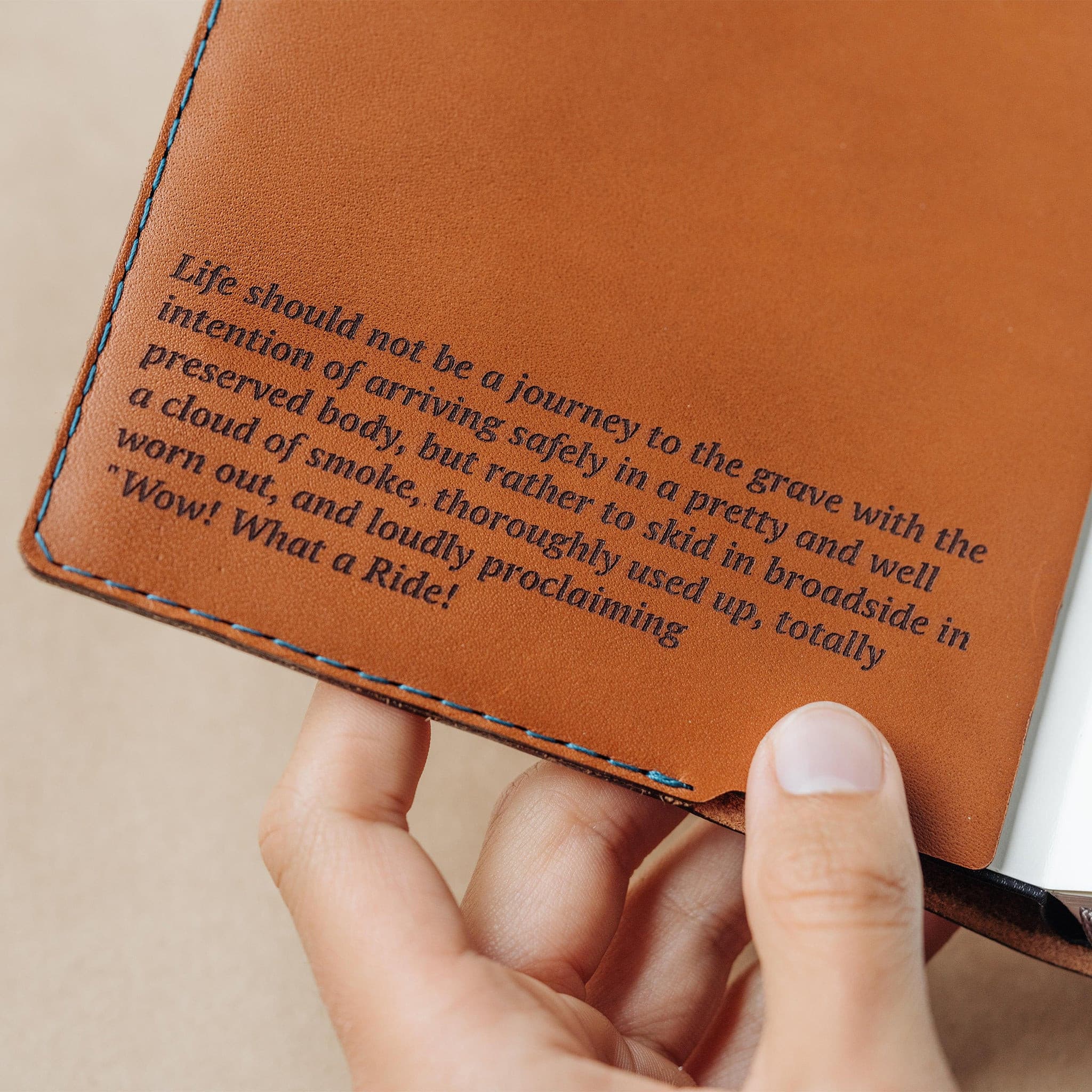 W108WHIS Обложка для ноутбука - Виски - Краст Wingback  - Вид №10