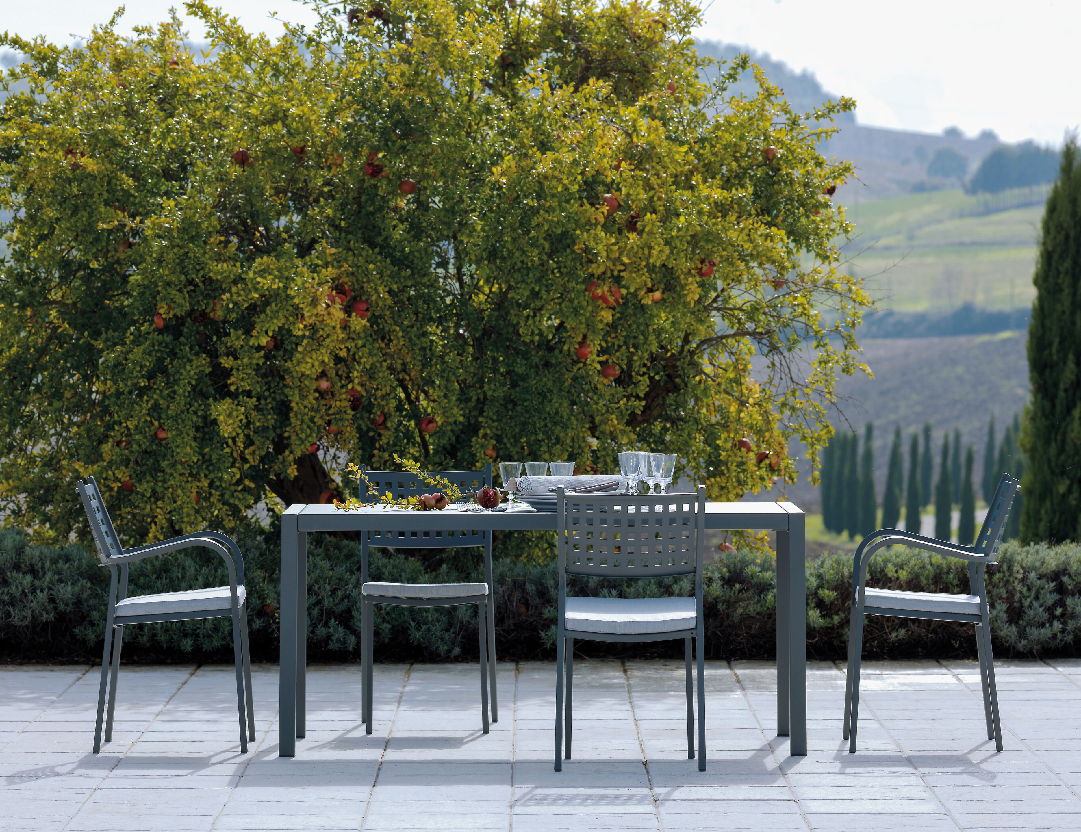 Металлический штабелируемый прямоугольный садовый стол Vermobil Quatris ARCH-00080787 - Вид №6