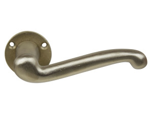 Бронзовая ручка на розетке