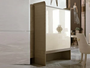 Turri Буфет из лакированной древесины с распашными дверцами Numero tre