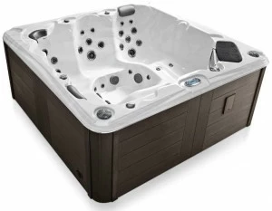 Gruppo Treesse Квадратный наземный мини-бассейн с гидромассажем Standard spa