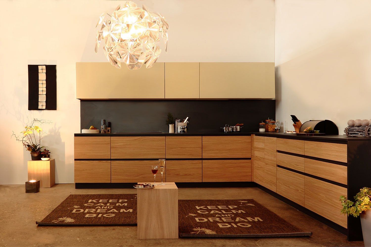 Деревянная и стеклянная кухня с полуостровом Deodara K41 ARCH-00039279 - Вид №1