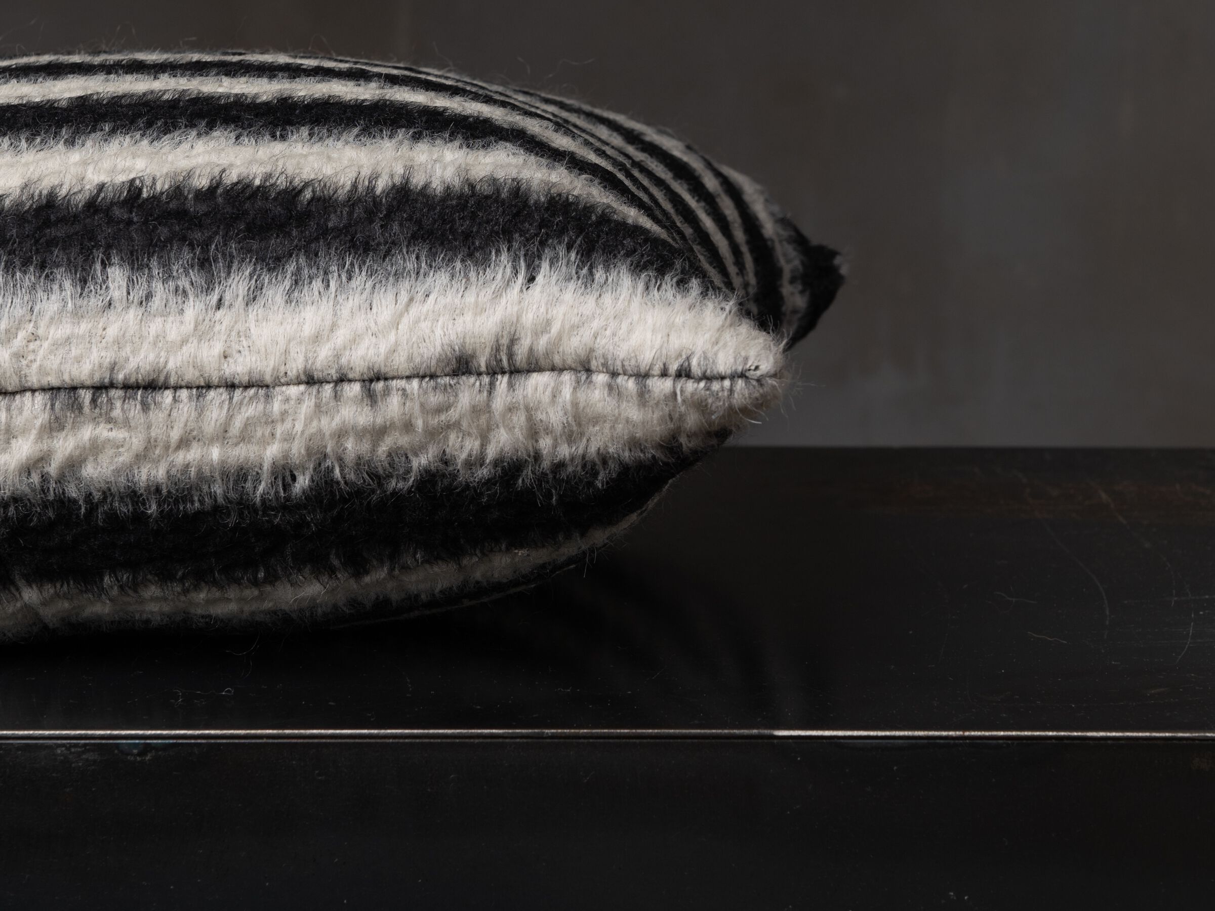 Квадратная подушка из мохера The House of Lyria ASTILBE ARCH-00002023 - Вид №1